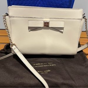 Beige bag with dust cover